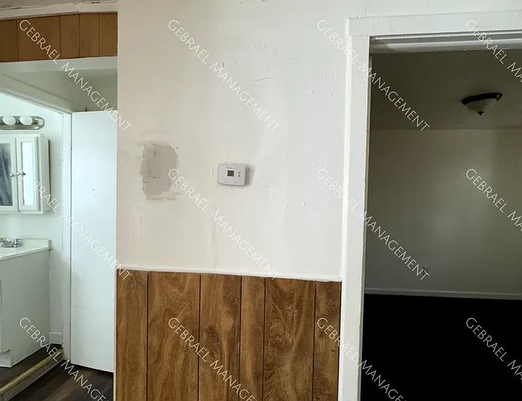 5485 Detroit St — Photo 3