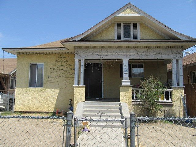 1st image of 717 W 42nd Pl