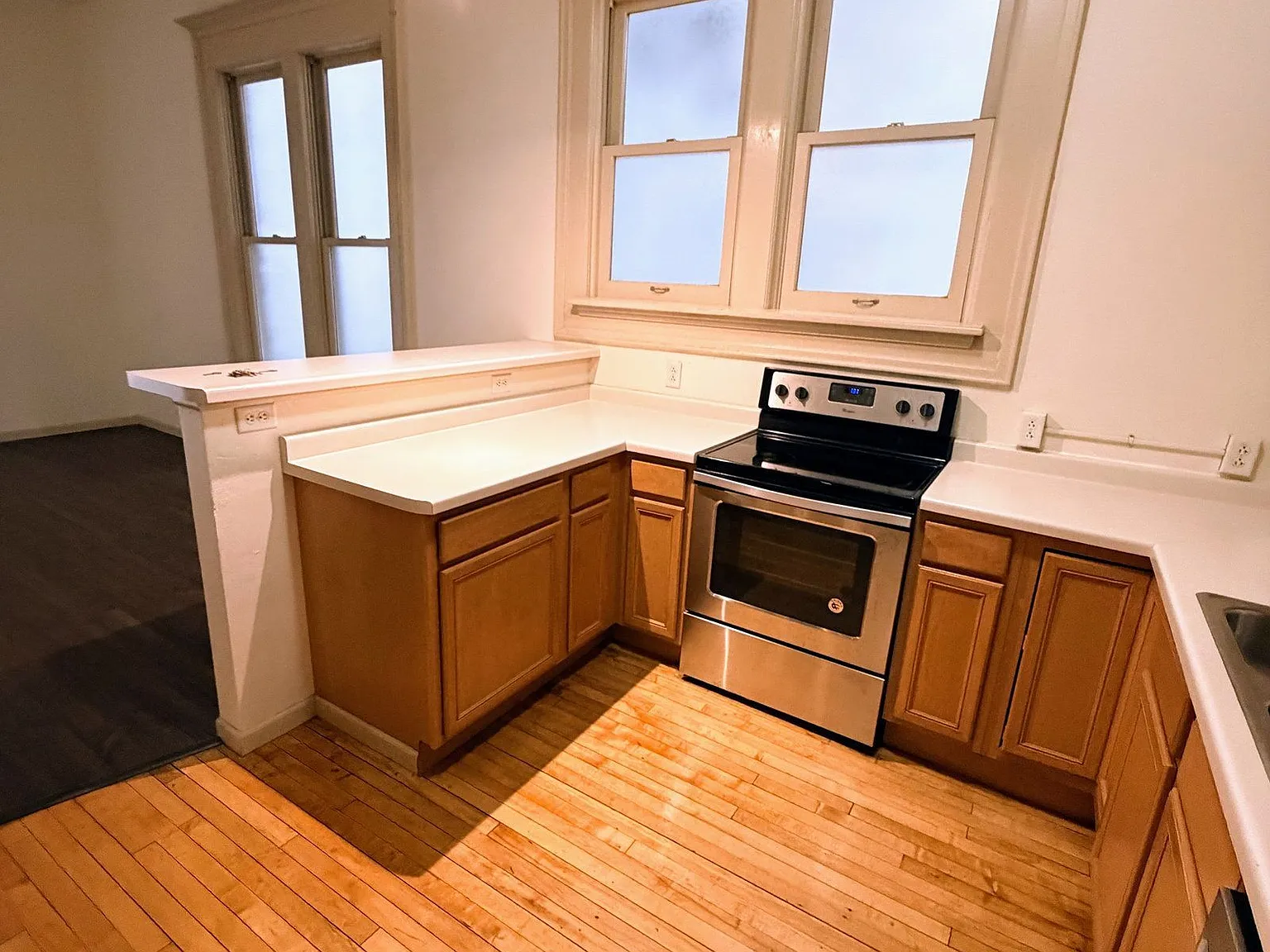 1 bed, 1.0 bath, 675 sqft, $1,095 — Photo 2