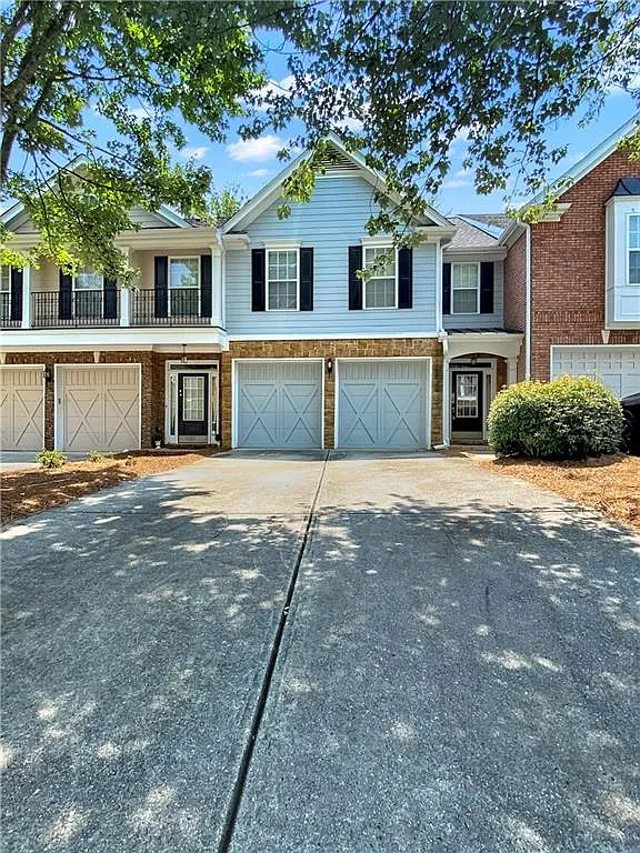3 bed, 2.5 bath, 1947 sqft, $2,300 — Photo 2