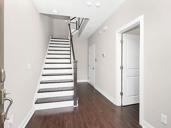 3rd image of 2633 Statesville Ave #1