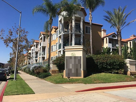 2nd image of 2050 Camino De La Reina Unit 205