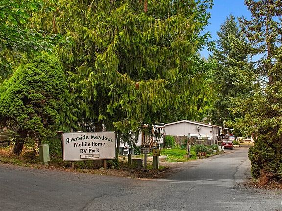 3rd image of 1105 Riverside Drive