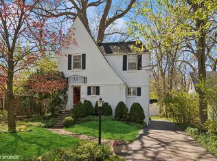 135 Lockerbie Ln, Wilmette, IL 60091