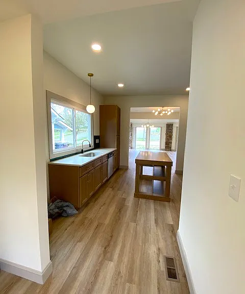 2019 Nadine St — Photo 2