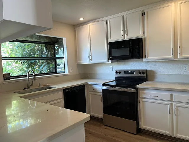 3 bed, 1552 sqft, $3,950 — Photo 3