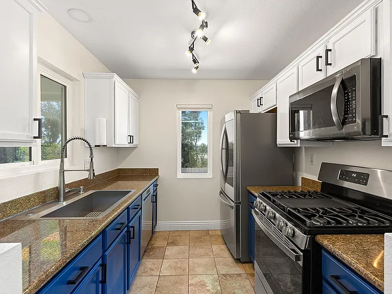 10158 Camino Ruiz #13 — Photo 11