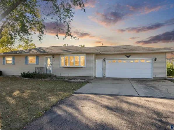 6705 W 7th St, Sioux Falls, SD 57107