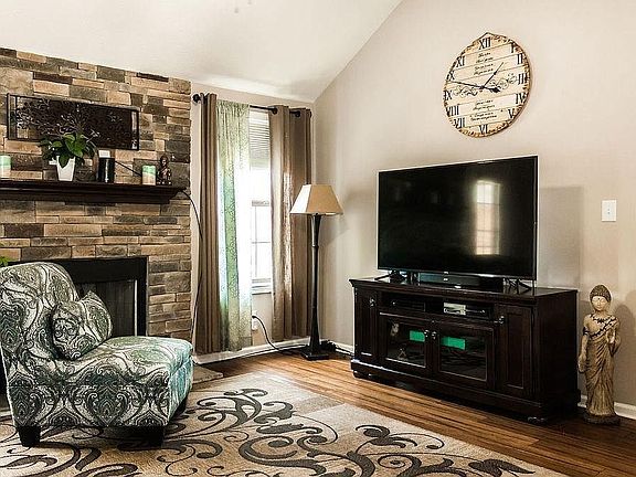 4th image of 1261 Freedom Dr