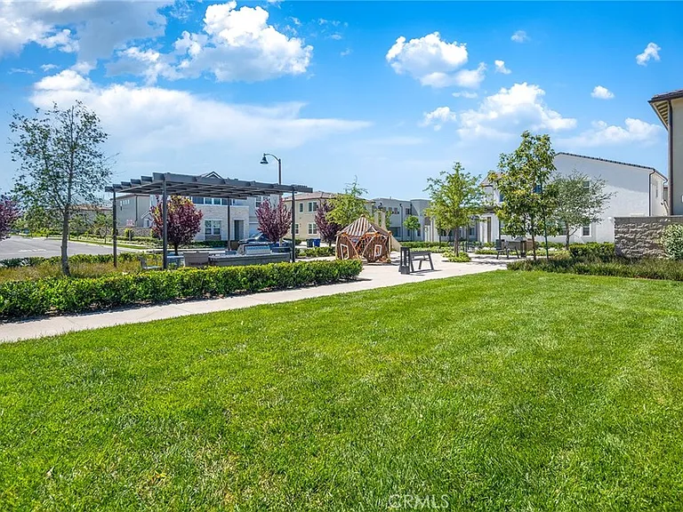 141 Edna Pkwy — Photo 61