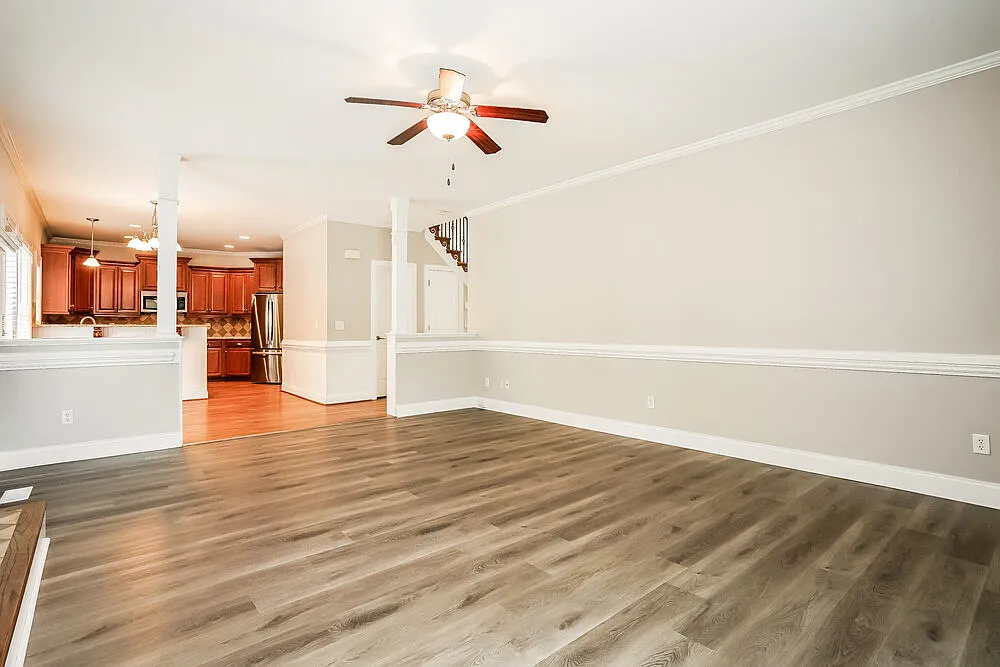 3 bed, 2.5 bath, 2100 sqft, $2,165 — Photo 4