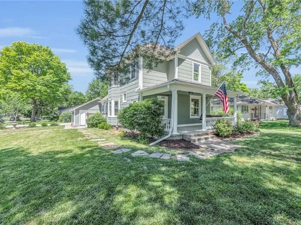 600 NE Douglas St, Lees Summit, MO 64063