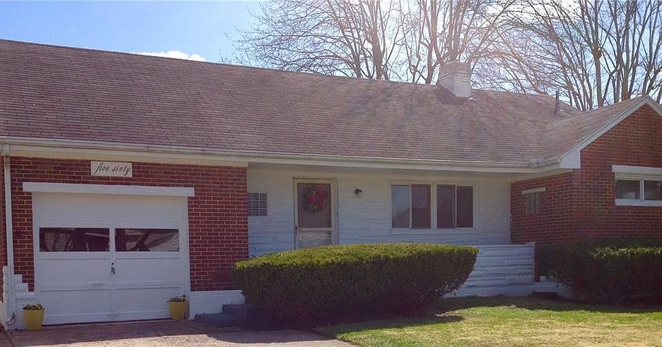 1st image of 560 Wayne Dr