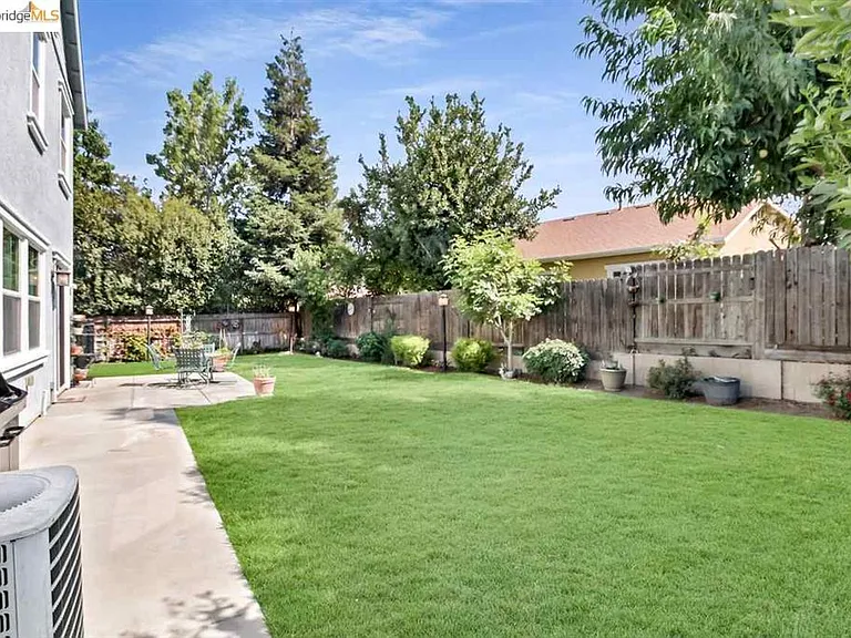 790 Yosemite Dr — Photo 31