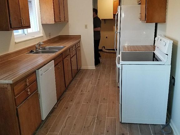 2nd image of 6604 E Livingston Ave