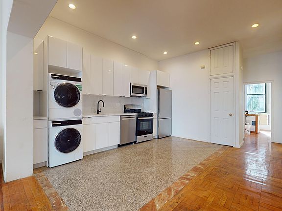 3rd image of 322 2nd Ave APT 3