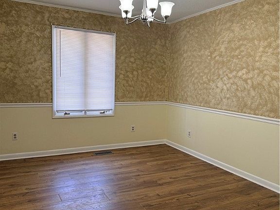 4th image of 425 Dunmore Rd