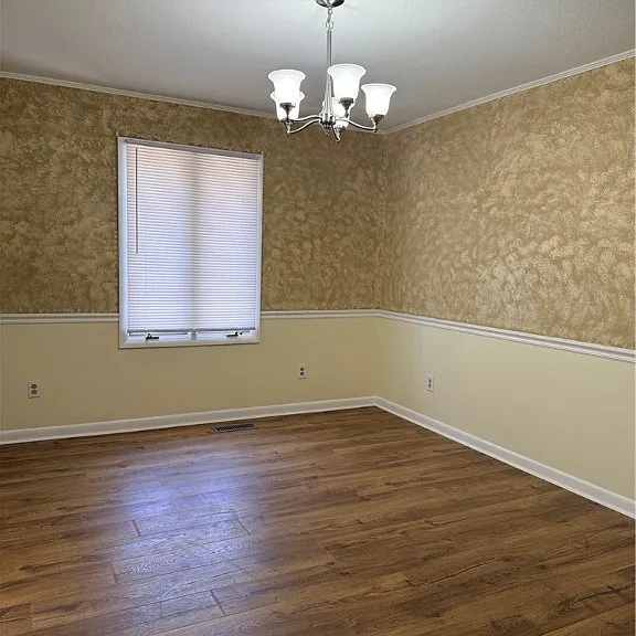 425 Dunmore Rd — Photo 4