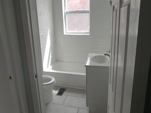 5th image of 1519 Purdue Ave