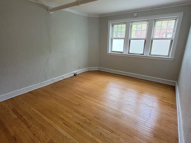 5658 N Christiana Ave #G — Photo 7