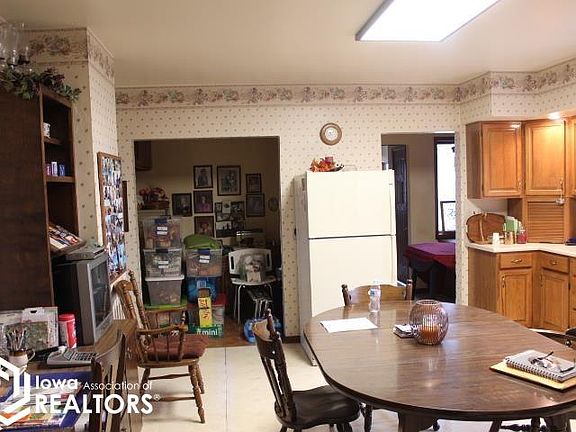3rd image of 16789 Z Ave