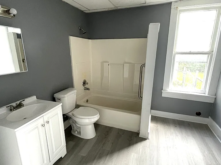 713 E 13th St #2 — Photo 7