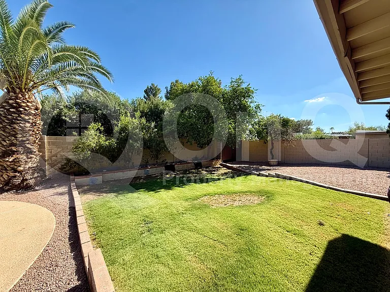 1915 E Buena Vista Dr — Photo 29