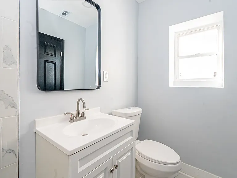 307 E 22nd St #2 — Photo 8
