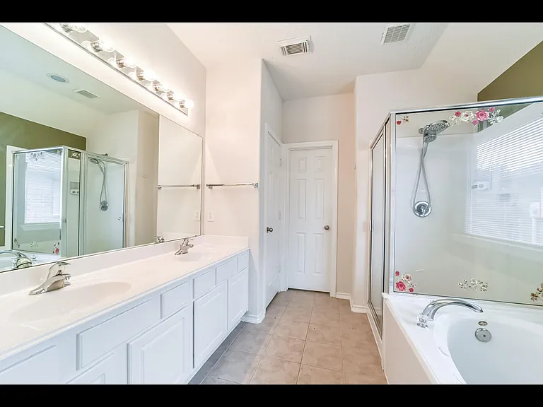 22868 Lantern Hills Dr — Photo 15