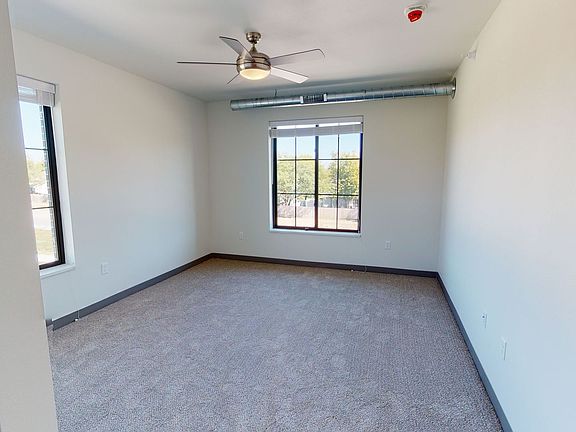 5th image of 1520 NW Irvinedale Dr #201