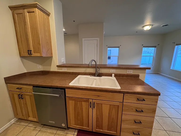 1912 Hollyhock Cir — Photo 10