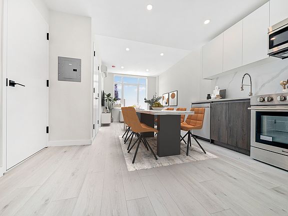 4th image of 388 Vernon Ave #404