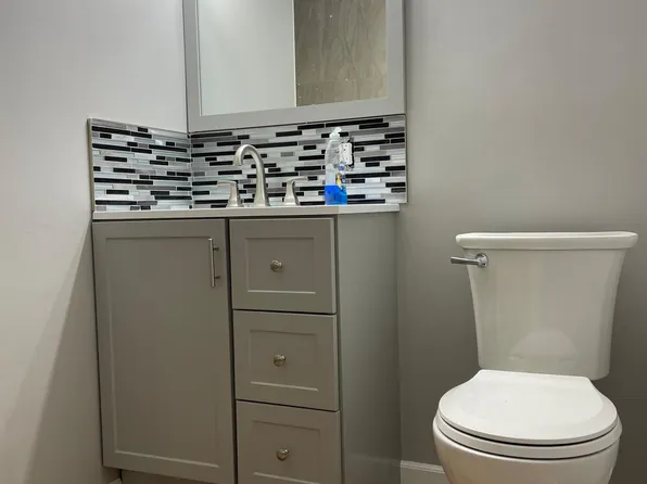 2771 Wisconsin Rd, Troy, MI 48083