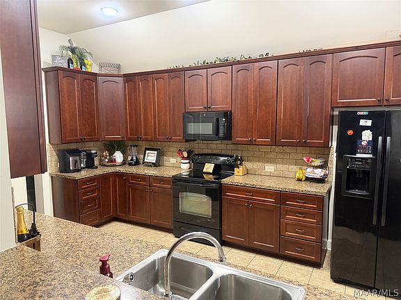 5th image of 9073 Black Cherry Trl