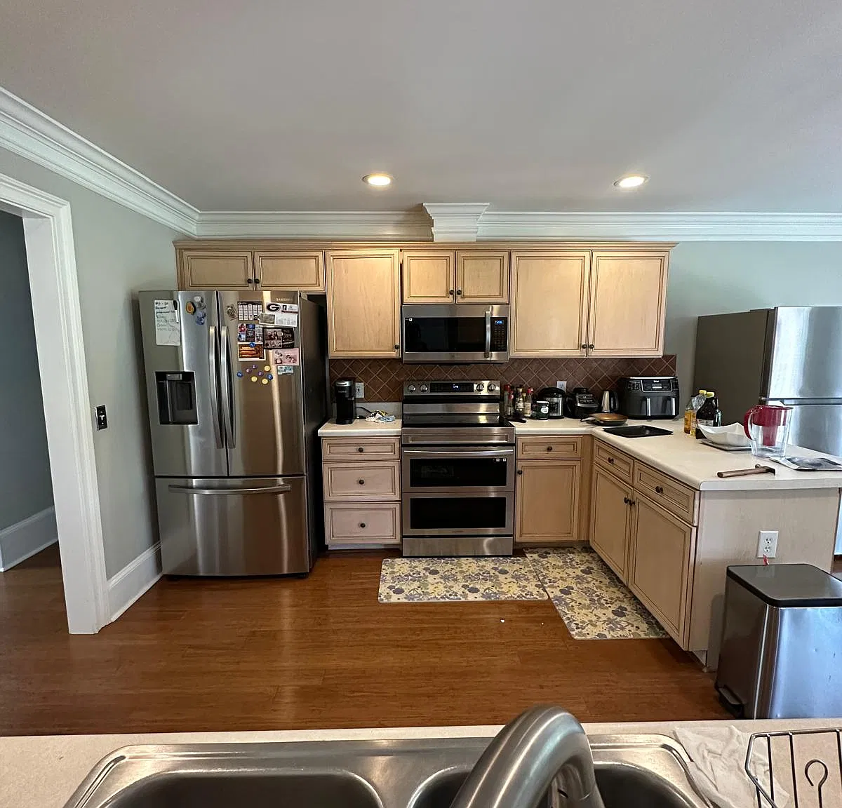 3 bed, 2149 sqft, $1,900 — Photo 2