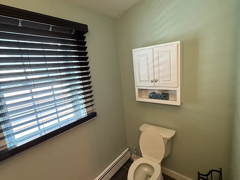 Bathroom continued.