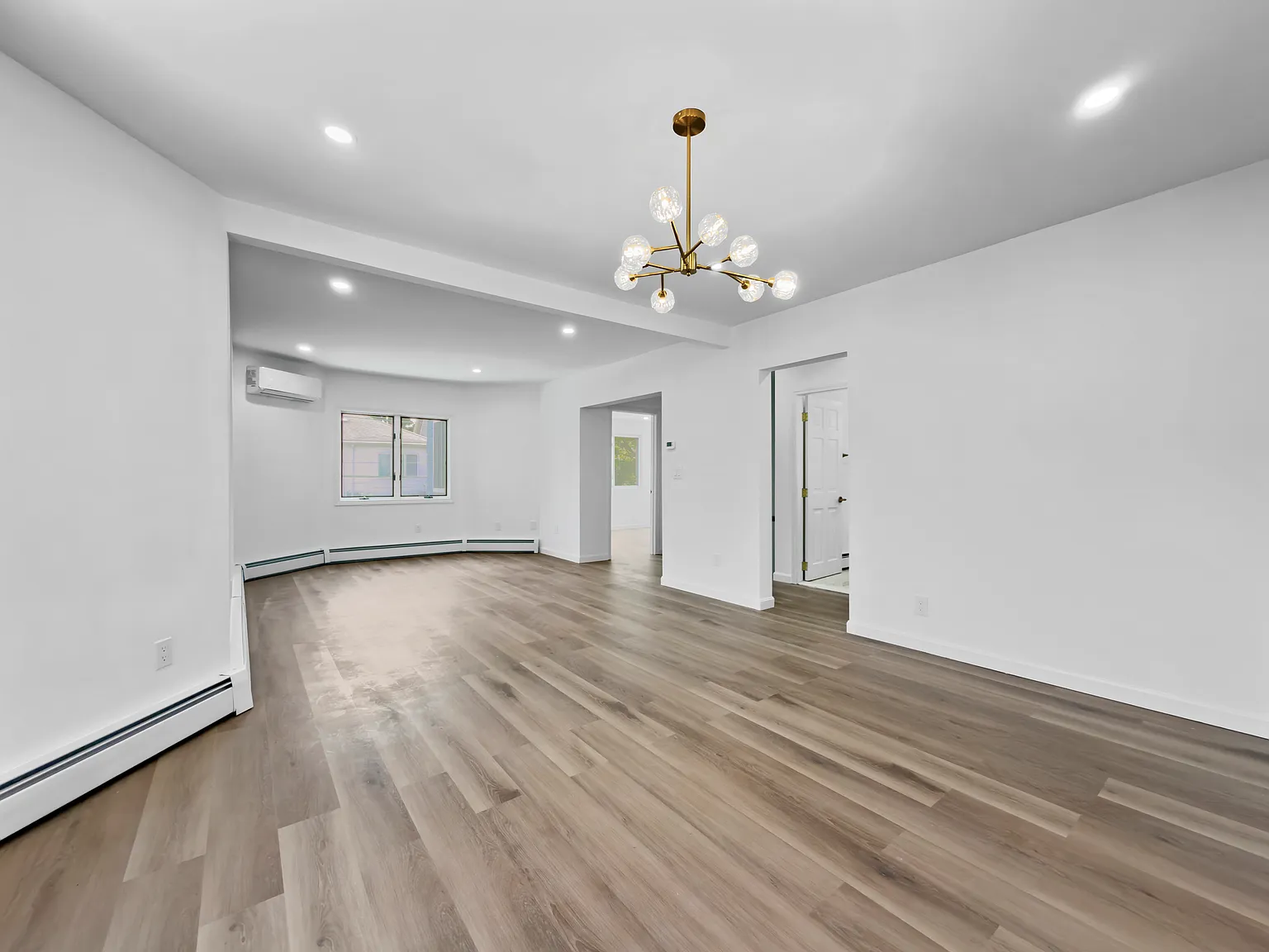 3 bed, 1.5 bath, 1411 sqft, $4,000 — Photo 1