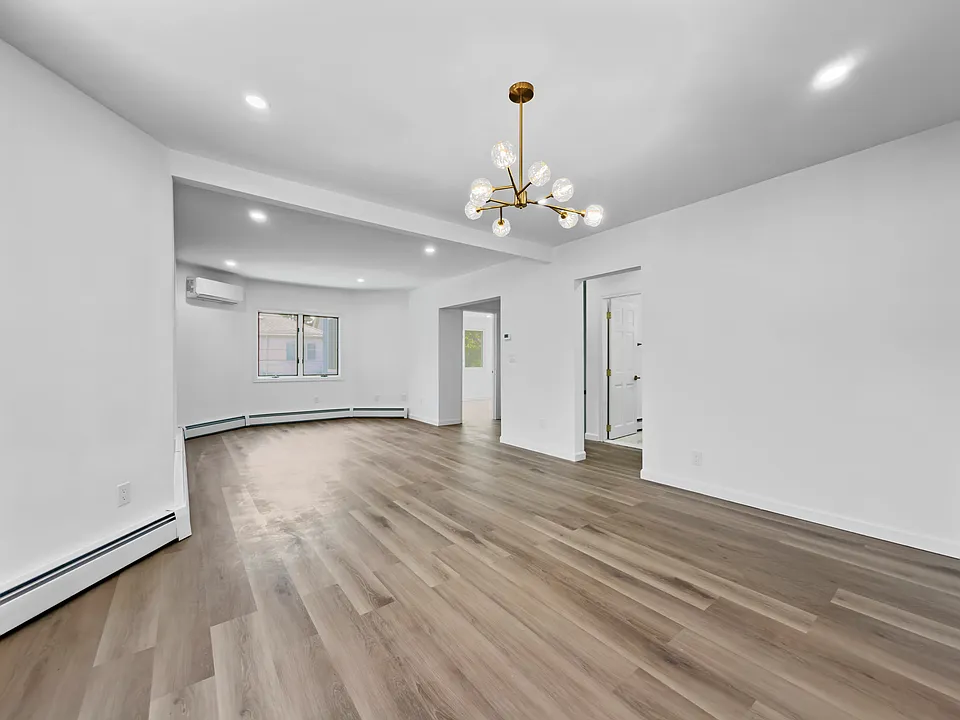 77 Brookings St #2