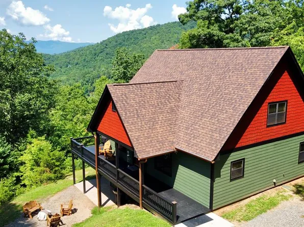 737 Deer Ln, Hiawassee, GA 30546