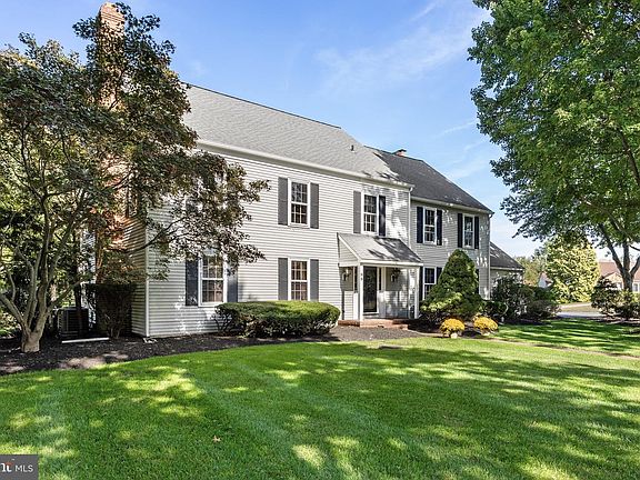 2nd image of 55 Cove Rd