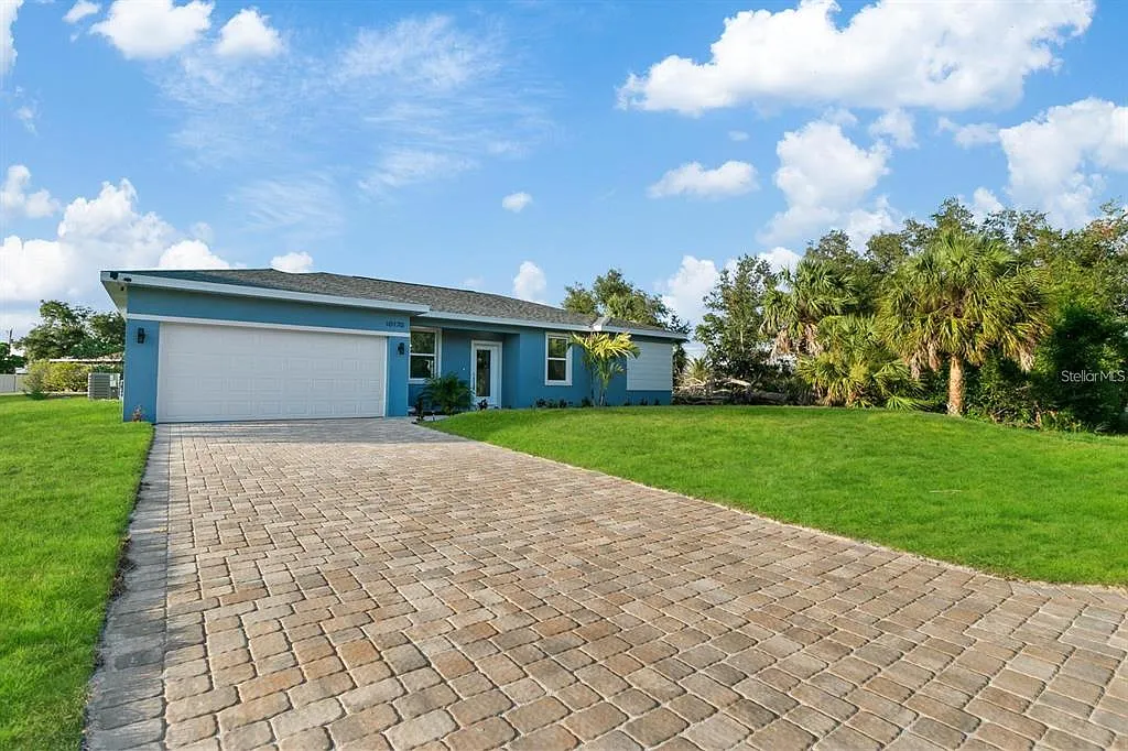 4 bed, 2.0 bath, 1636 sqft, $2,300 — Photo 3