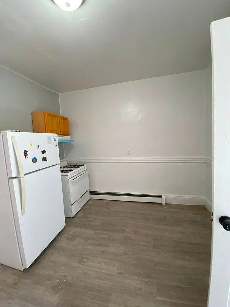 3 bed, 1.0 bath, $3,350 — Photo 3