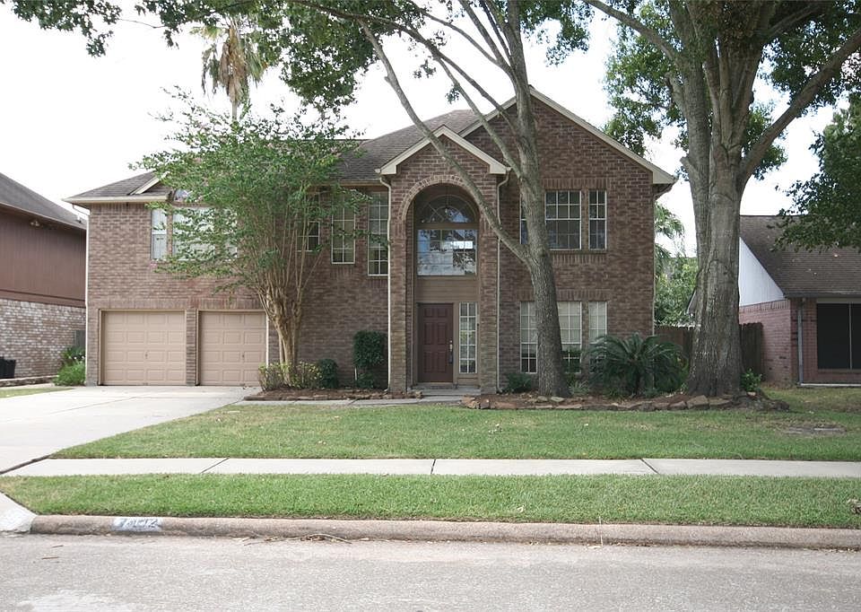 1st image of 7402 Oak Walk Dr