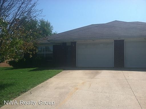 1st image of 54B Holly Dr