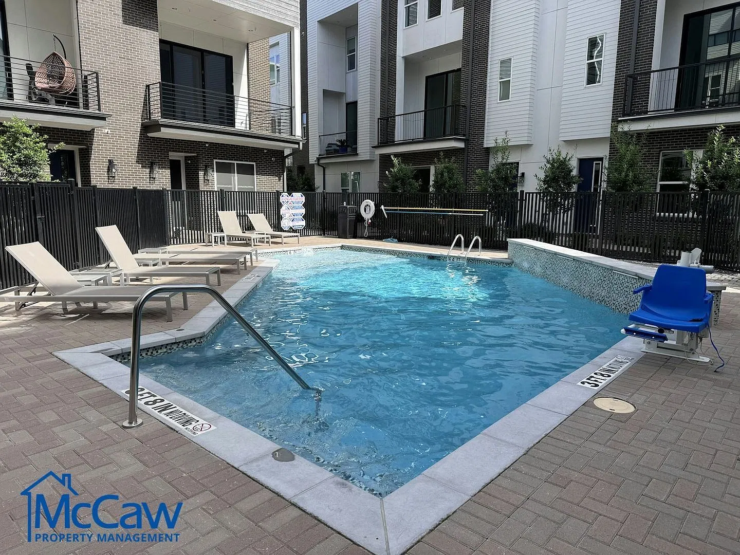 2 bed, 2.5 bath, 1400 sqft, $2,995 — Photo 2