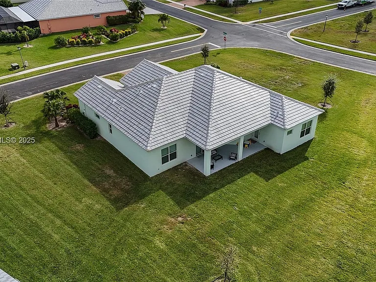 6555 Barbados Ct — Photo 5