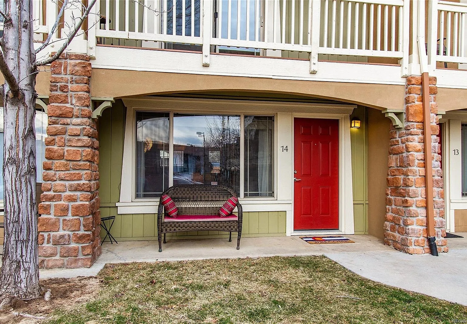 2 bed, 918 sqft, $2,395 — Photo 2