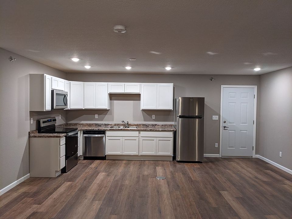1st image of 2105 SE 7th Ave #114