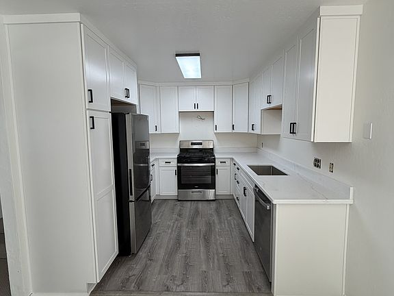 5th image of 216 Green Meadow Dr APT C