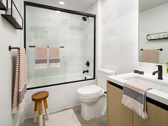 5th image of 3675 Dunn Dr #402